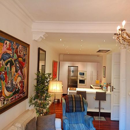 Small Stylish Room With Comfortable Queen-Size Bed In Very Large, Beautifully Decorated Shared Flat In The Historic Centre Of Malaga Málaga Exterior foto