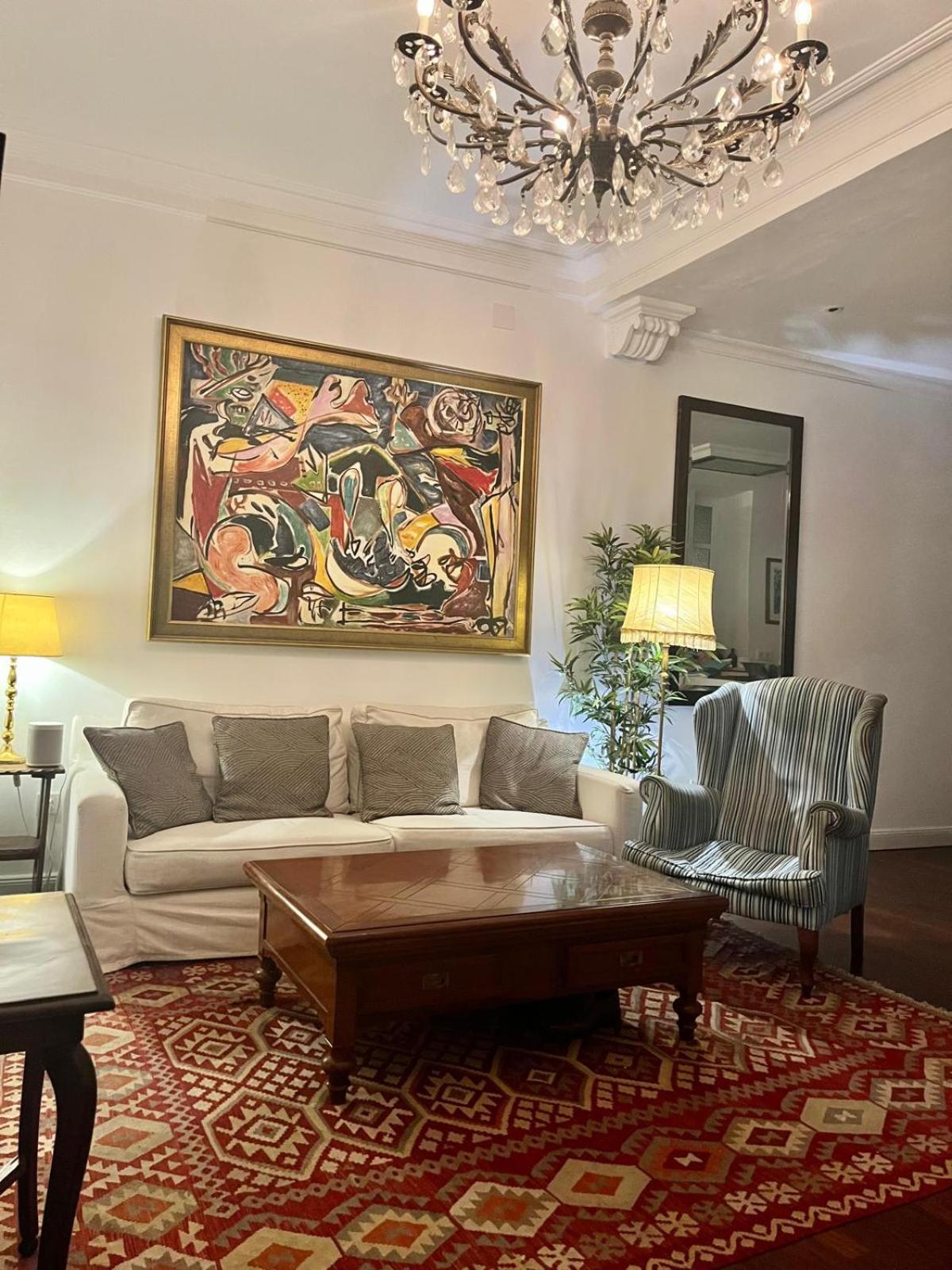 Small Stylish Room With Comfortable Queen-Size Bed In Very Large, Beautifully Decorated Shared Flat In The Historic Centre Of Malaga Málaga Exterior foto