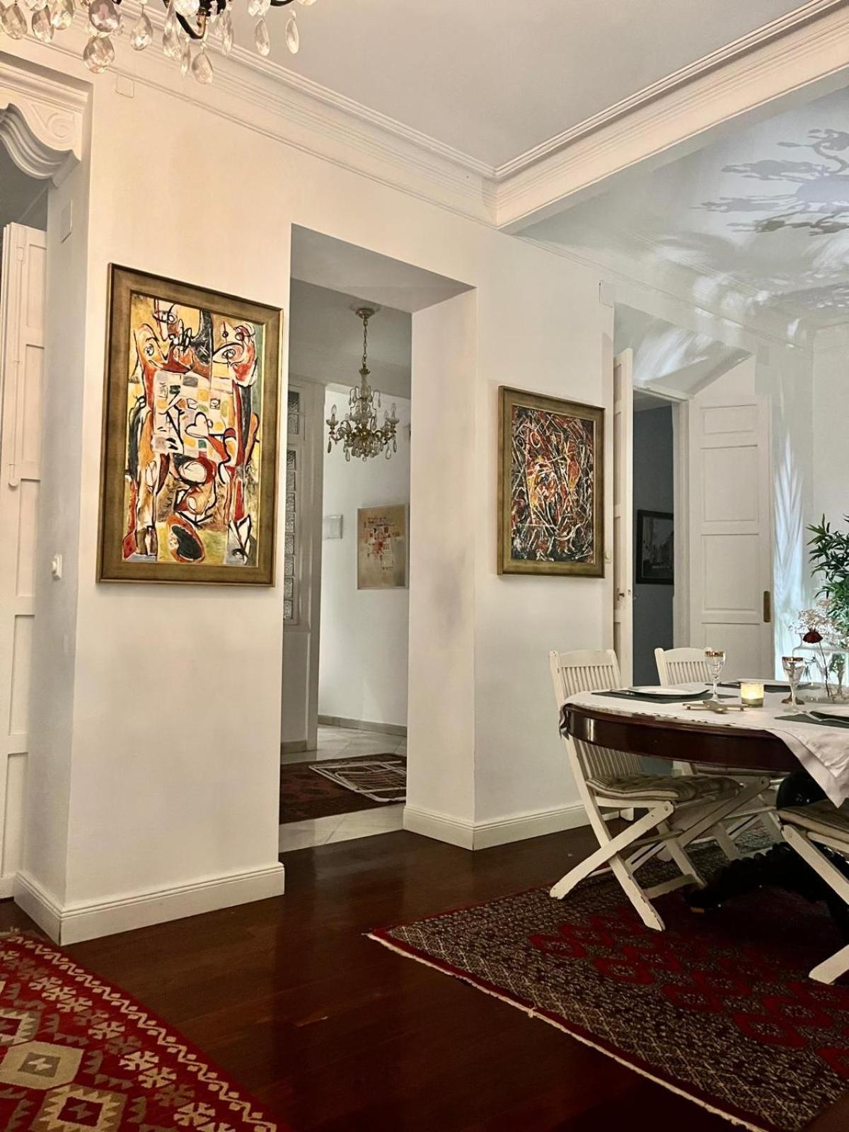 Small Stylish Room With Comfortable Queen-Size Bed In Very Large, Beautifully Decorated Shared Flat In The Historic Centre Of Malaga Málaga Exterior foto