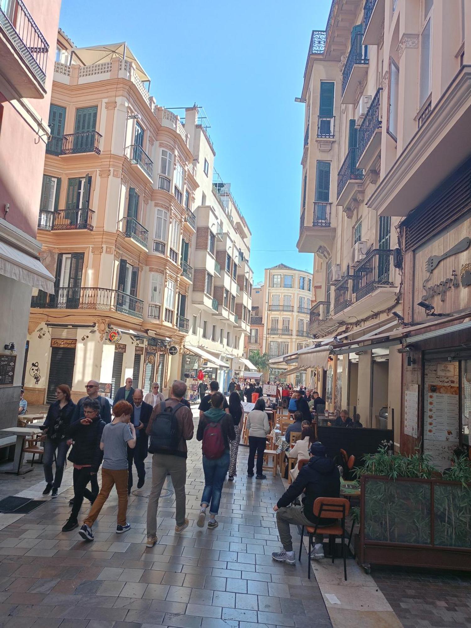 Small Stylish Room With Comfortable Queen-Size Bed In Very Large, Beautifully Decorated Shared Flat In The Historic Centre Of Malaga Málaga Exterior foto